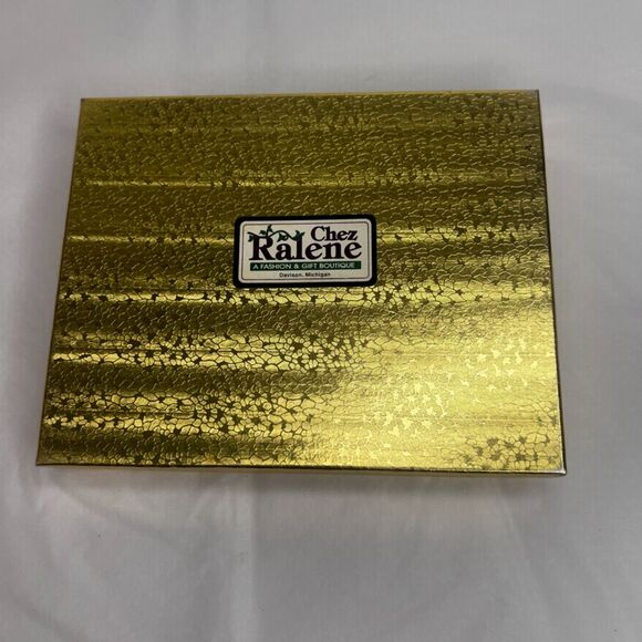 Handpainted Joan Baker Design Oval Suncatcher NEW Adirondack Chair Stained Glass - Picture 9 of 10